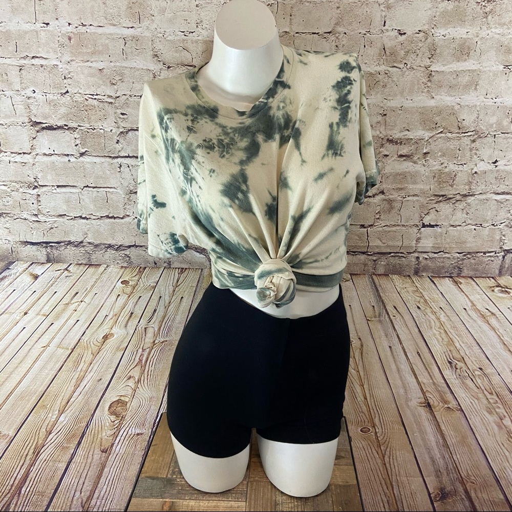 Women’s Olive green tie dye T-shirt size small